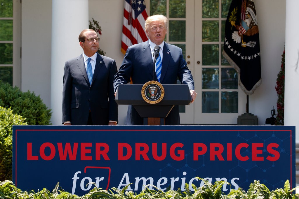 You are currently viewing Trump Promises Lower Drug Prices, but Drops Populist Solutions